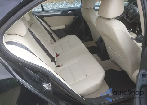 2015 Volkswagen Jetta 1.8T Se из США, поврежденный, VIN 3VWD17AJ3FM252584